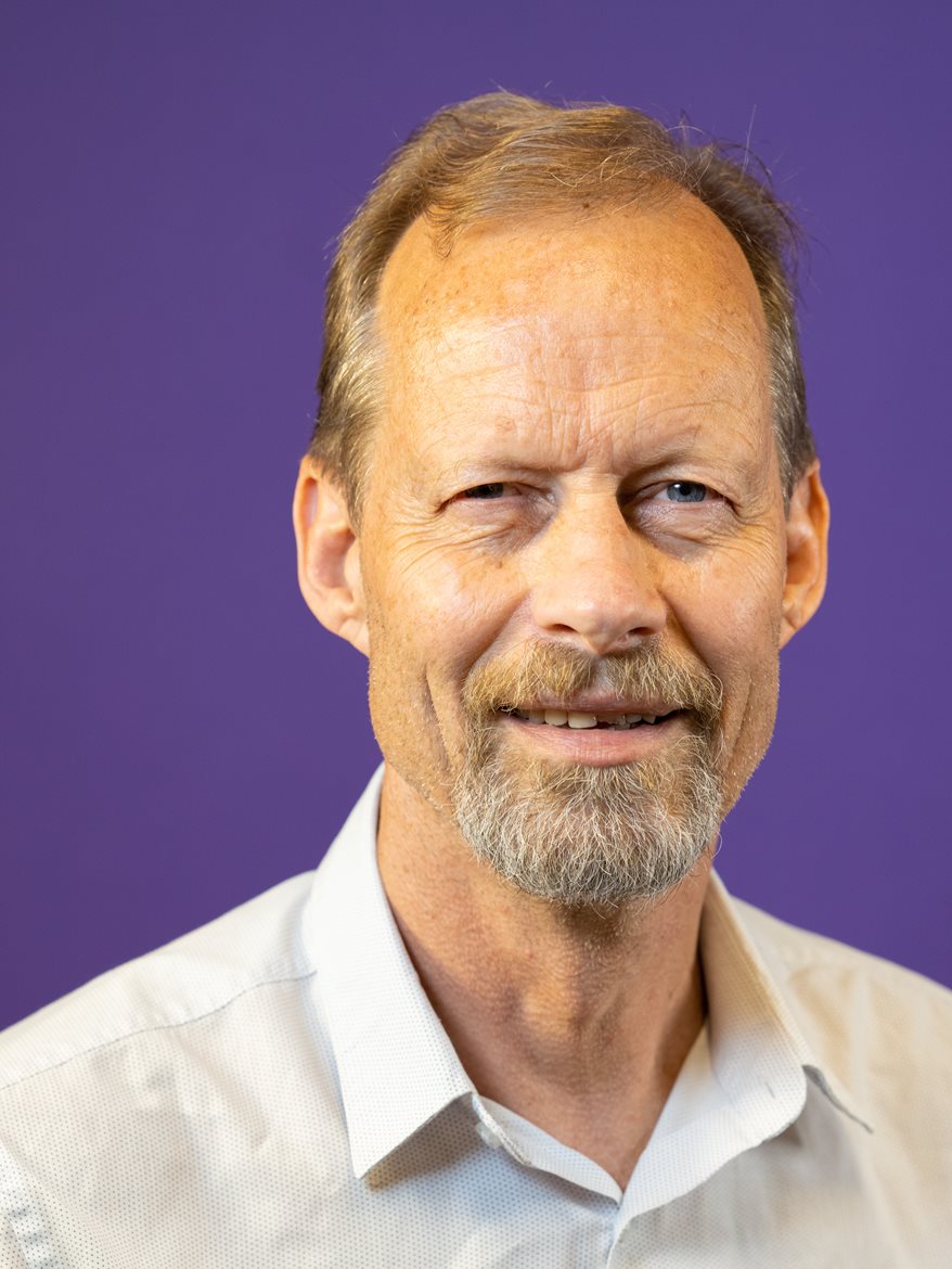 arne-severas---vi-lager-fred-en-dag-om-gangen
